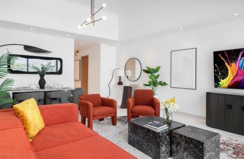 Jumeirah Village Circle Villa | Private Pool Paradise Villa! Dubai Mall in a Flash! Complimentary Full Mid-Stay Refresh for 1 week stay