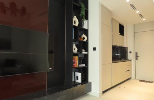 Al Satwa Apartment | Stylish new apartment with Burj and Downtown views