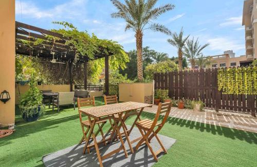 The Greens Apartment | Free housekeeping visits during your stay - StayShort - Warm & Spacious 3 Bedroom in The Greens that Sleeps 8