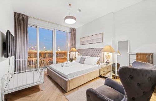 Bur Dubai Apartment | Contemporary 1BR City View Apartment at 1 Residence
