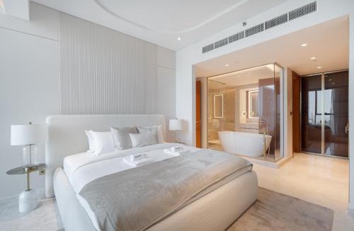 Palm Jumeirah Apartment | Ultra Luxury 2BD Beachfront & Panoramic Sea Views