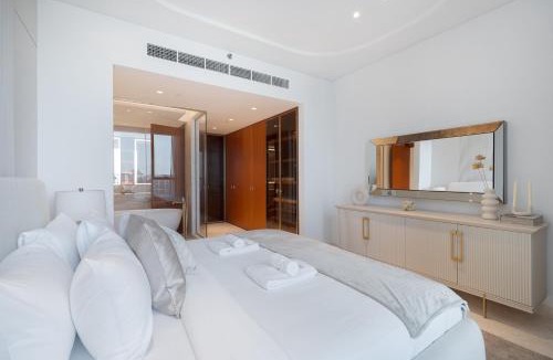 Palm Jumeirah Apartment | Ultra Luxury 2BD Beachfront & Panoramic Sea Views