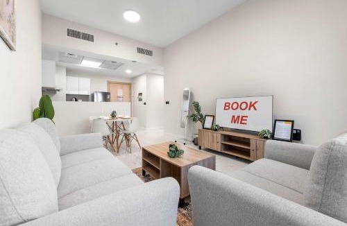 Jebel Ali Apartment | Free housekeeping visits during your stay - StayShort - Jebel Ali Sleeps 2 with a Beautiful Swimming Pool