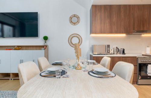 Dubai Apartment | Ultimate Stay - Stylish 1BR Apartment in La Mer Dubai with Balcony and Partial Marina Views