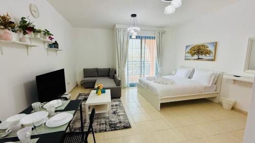 International City Apartment | N08 Luxury Furnished Apartment with balcony Near bus stop Persia cluster
