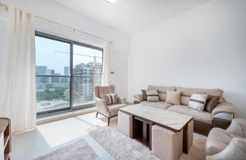 Jumeirah Village Circle Apartment | Quickstay holiday homes Contemporary 1BHK with Home Feel