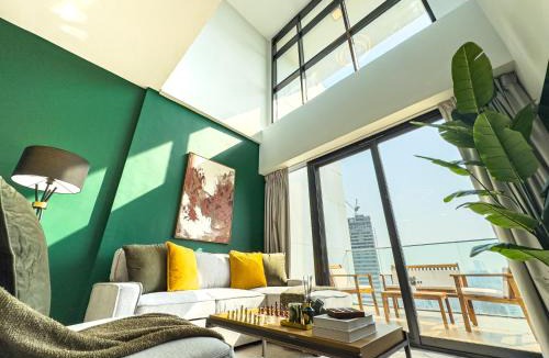 Abu Dhabi Apartment | Duplex - 5 min walk from Cleveland, ADGM & Galleria Mall - 3BDR - Maryah Island & ADGM - Huge Balcony - Full Canal & City Views - Perfect for Families & Groups