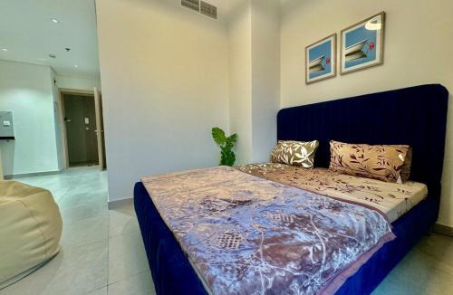 Bur Dubai Apartment | Spacious unit with a terrace