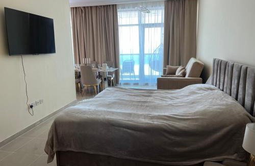 Rumailah Apartment | Beachfront Paradise - Ajman Corniche Residence
