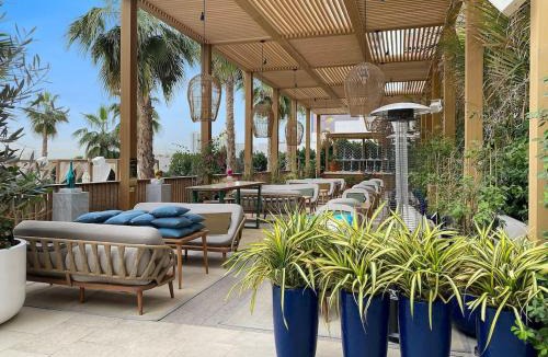 Jumeirah Beach Residence Apartment | Stylish 1BR Apartment in JBR with Beach Access & Dubai Marina Views