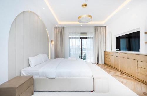 Umm Suqeim 3 Apartment | Luxurious 3BR APT Offering Full Burj AlArab Views