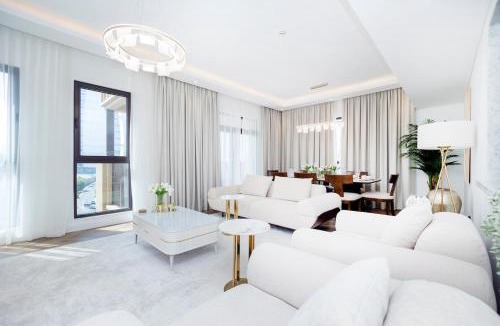 Umm Suqeim 3 Apartment | Luxurious 3BR APT Offering Full Burj AlArab Views