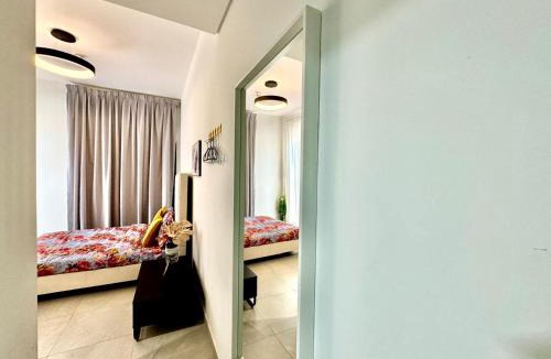 Bur Dubai Apartment | Stunning studio with balcony close to metro