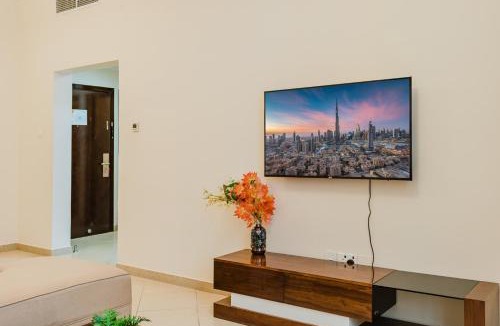 Al Barsha 1 Apartment | RH - Spacious & Bright 01BR, Walk away to mall of Emirates