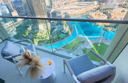 Downtown Dubai Apartment | GRANDE RESIDENCES with a direct Burj Khalifa view and Private Fountain Show at 62nd floor with DXB AIRPORT VIP Shuttle option for 8 guests