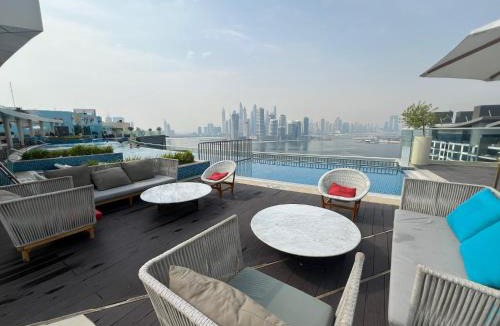 Palm Jumeirah Apartment | FullSeaView-RoofTopPool Free Private WestBeachAccess