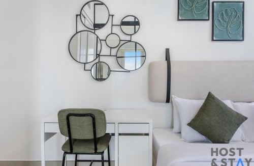 Dubai Apartment | Chic Urban 2BR at Collective 2