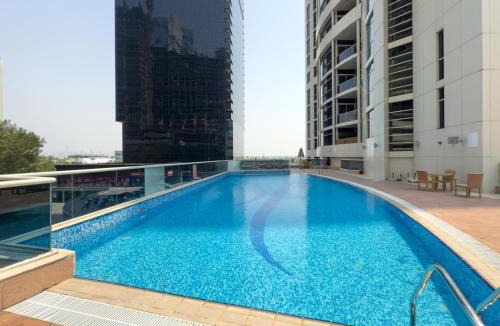 Jumeirah Lake Towers Apartment | GuestReady - High Floor | Canal View Near Dubai Marina
