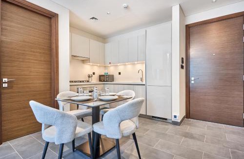 Nad Al Sheba Apartment | STAY BY LATINEM Luxury 2BR Holiday Home CC 911 Near Burj Khalifa