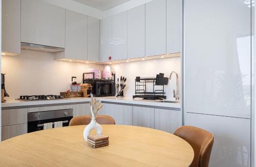 Nad Al Sheba Apartment | Moon Stays - Opulent 2BR Stay - Sobha Hartland
