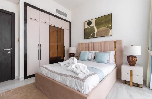 Dubai Apartment | Simply Comfort Vacation Homes Rental Luxury 3Br Apts with Private Pool in Gemz