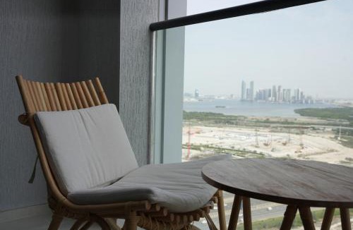 Dubai Apartment | Modern 1BR Retreat Creek Vistas