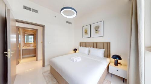 Dubai Marina Apartment | Grand Bleu - Luxurious One Bedroom with Sea View