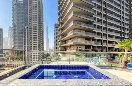 Trade Centre 1 Apartment | Burj Khalifa View from your Balcony