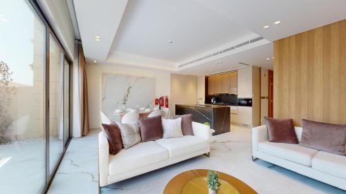 Dubai House | Vacationer Holiday Homes I 3 Bed Villa l Family Oasis in Jumeirah Golf Estate