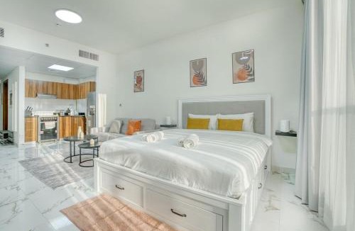 Al Hamra Village Apartment | Chic Studio with Lagoon Views Walk Beach and Golf