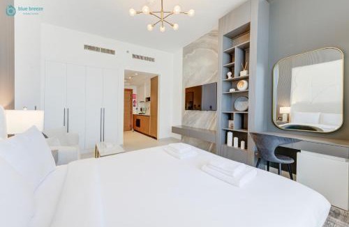 Dubai Apartment | Bright & Luxury Studio with Balcony in Al Furjan