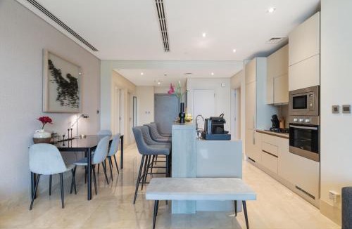 Palm Jumeirah Apartment | Best View Luxury 2BDR Palm Jumeirah, Beach & Pool