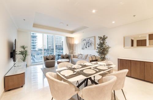 Dubai Marina Apartment | ALiving Classy 1BR I Stunning Views I Emaar Palace Beach Residence