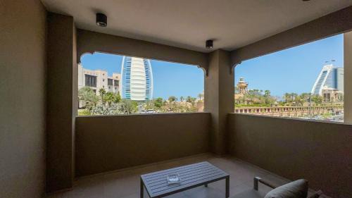 Umm Suqeim 3 Apartment | Spacious 3BR in Lamtara, Burj View