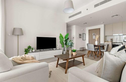 Dubai Apartment | Silkhaus Vacation Homes Chic 1BR in Creek Beach Grove with Pool view