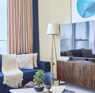 Dubai Media City Apartment | Frank Porter - Palm View