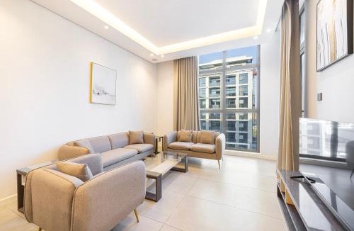 Al Satwa Apartment | Daniels Charming 1BR At Jumeirah Garden City