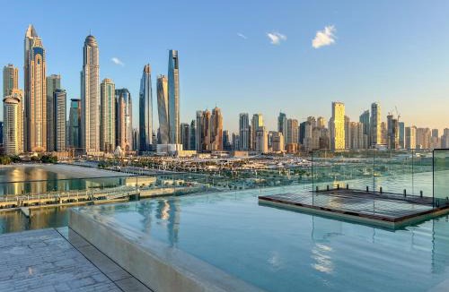 Dubai Marina Apartment | Private Beach Resort - 2 BR Full Palm View
