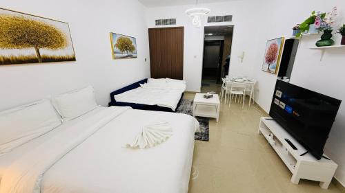 International City Apartment | Spacious Studio with balcony Trafalgar Central tower International city Dubai