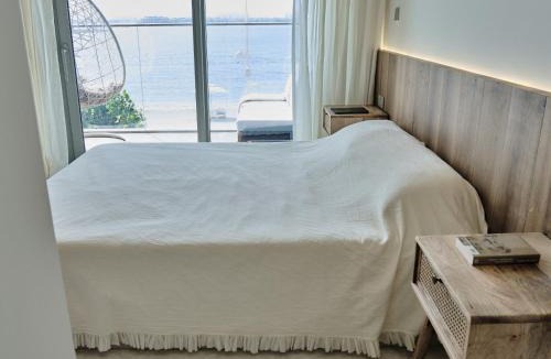 Dubai Marina Villa | Beachfront Townhouse SEA BREEZE
