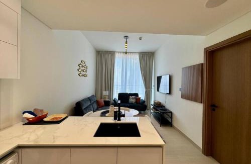 Jumeirah Village Circle Apartment | Chic & Modern 1br In Jvc With Full Amenities