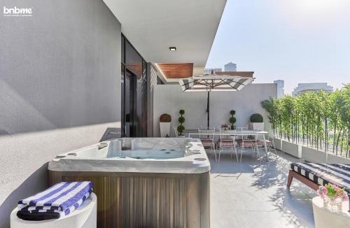 Jumeirah Village Circle Apartment | bnbmehomes - Oxford Terraces