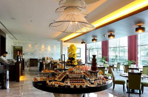 Jumeirah Lake Towers Apartment | Cosmos Living Charming Studio with Balcony