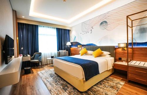 Garhoud Hotel | Mövenpick Grand Al Bustan
