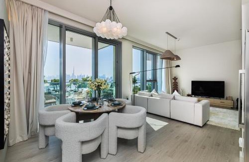 Dubai Apartment | Burj Khalifa view & Creek sea view