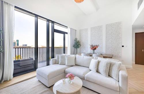 Dubai Apartment | Daniels 1BR at Creek Edge with Waterfront View