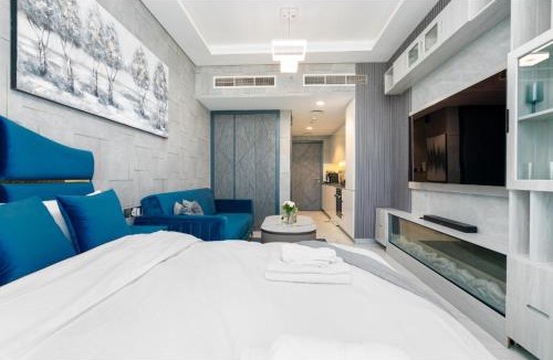 Dubai Apartment | Bright Resort Style Studio Amenities Samana GA by Vibel