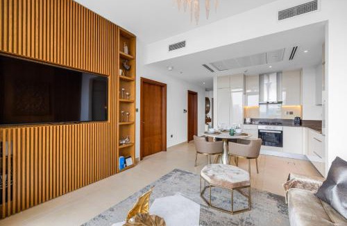 Dubai Marina Apartment | Daniels 1BR Marina Horizon Retreat