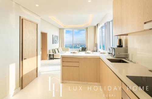 Palm Jumeirah Apartment | LUX Iconic Views at The Palm Tower Suite 1