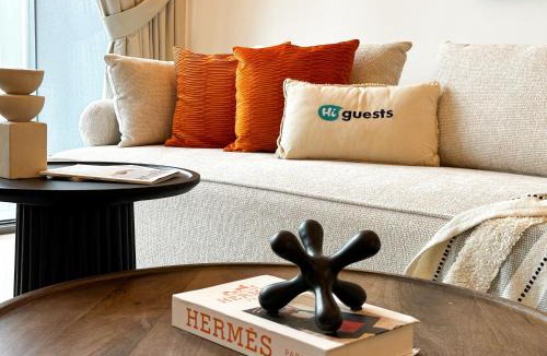 Downtown Dubai Apartment | HiGuests - City Elegance 1BR in The Sterling by Omniyat